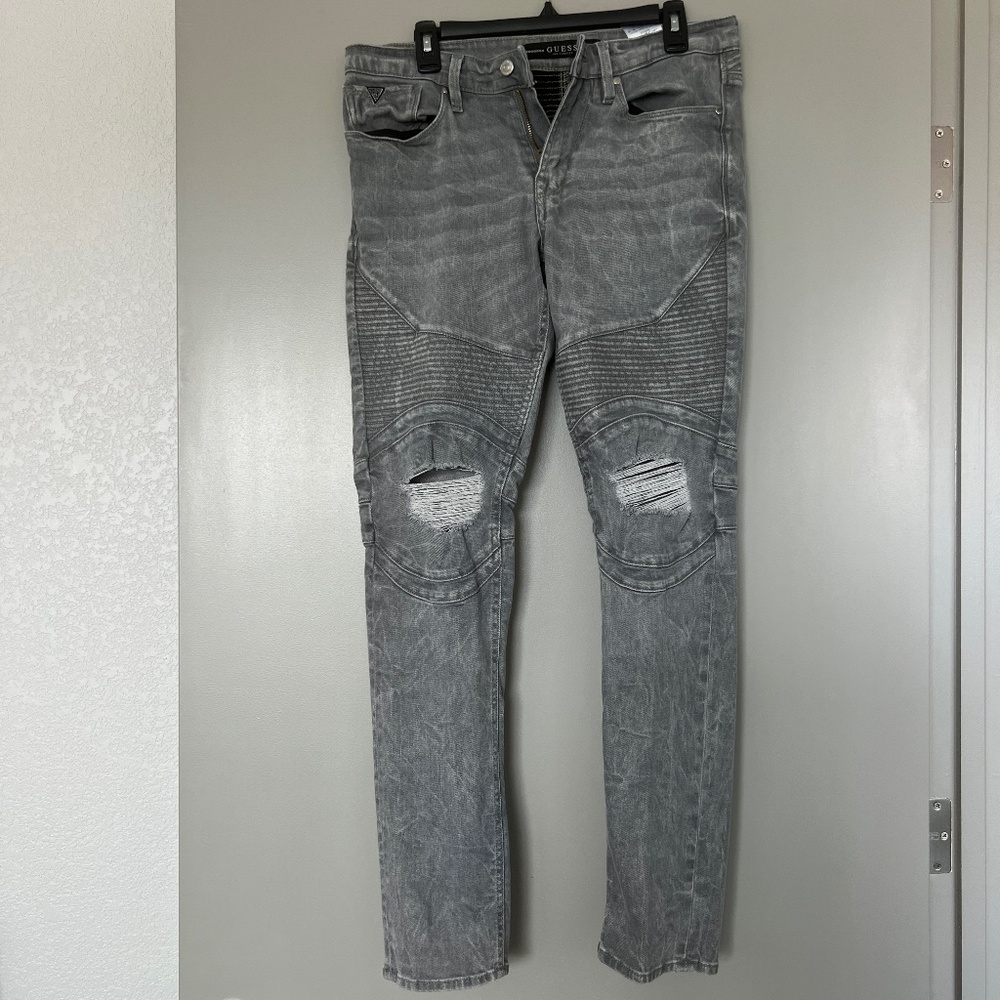 Men’s Guess jeans size M
